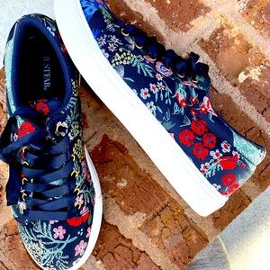 Navy Blue Floral Sneakers Size 9
